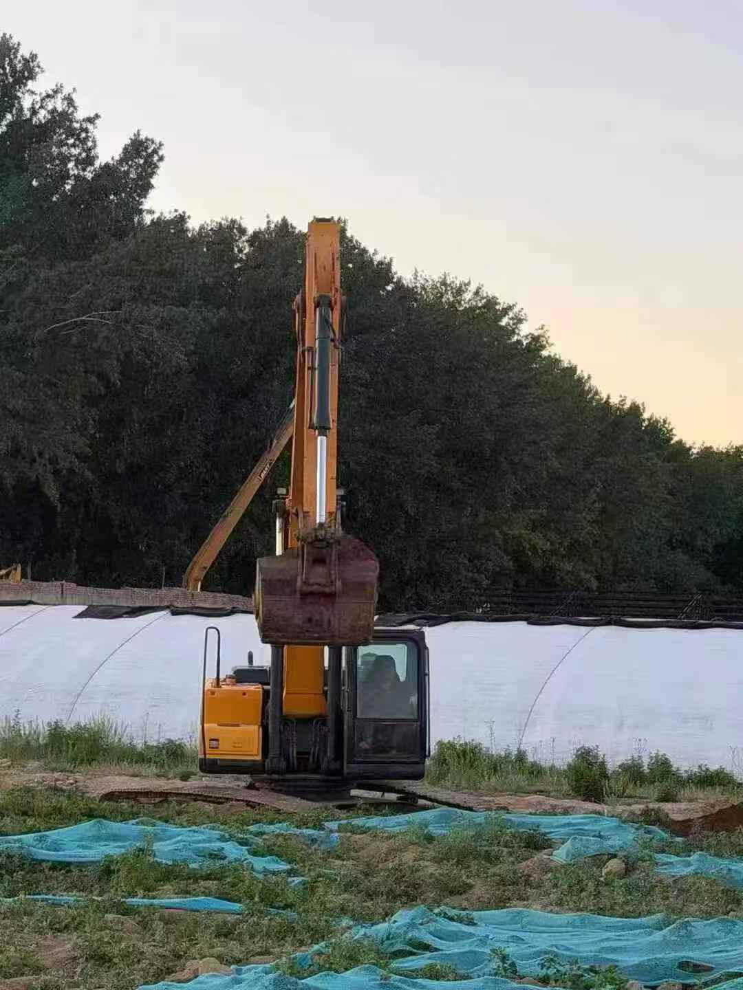 Buy Hyundai R305LVS Used Excavator / 2