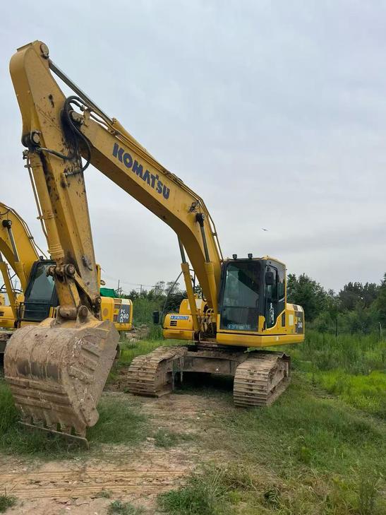 Buy Komatsu PC200 Used Excavator / 1