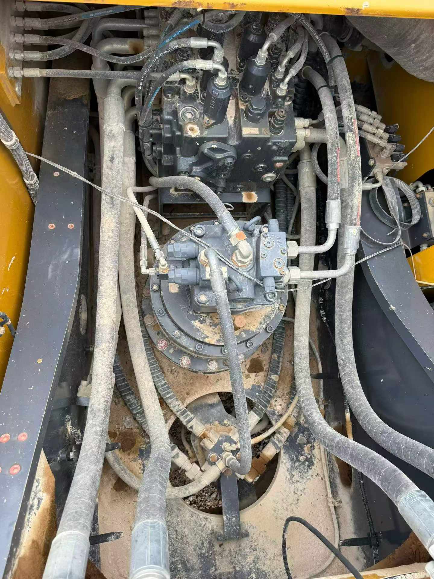 Buy XCMG XE380K Used Excavator / 4