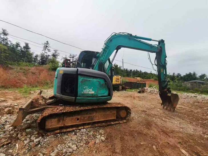 Buy Kobelco SK70 Used Excavator / 1