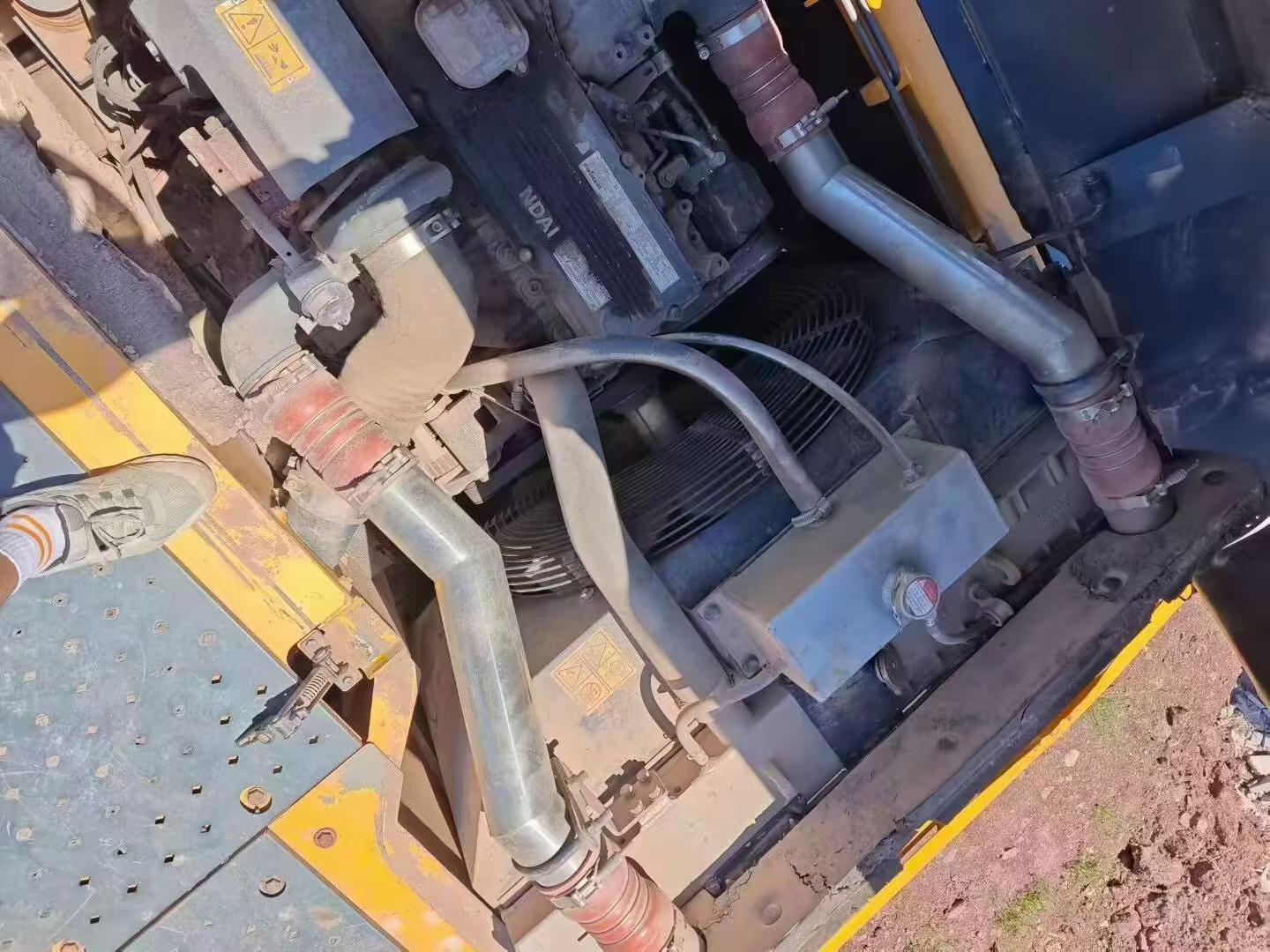 Buy Hyundai R385LVS Used Excavator / 4