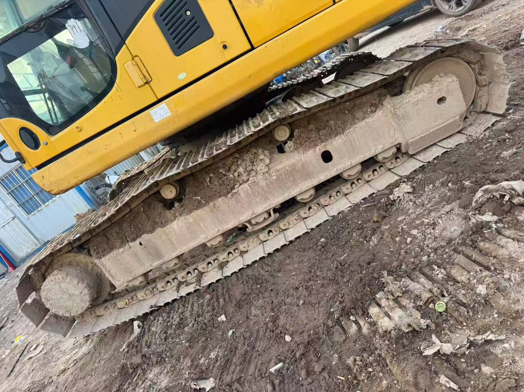 Buy Komatsu PC200-8 Used Excavator / 4