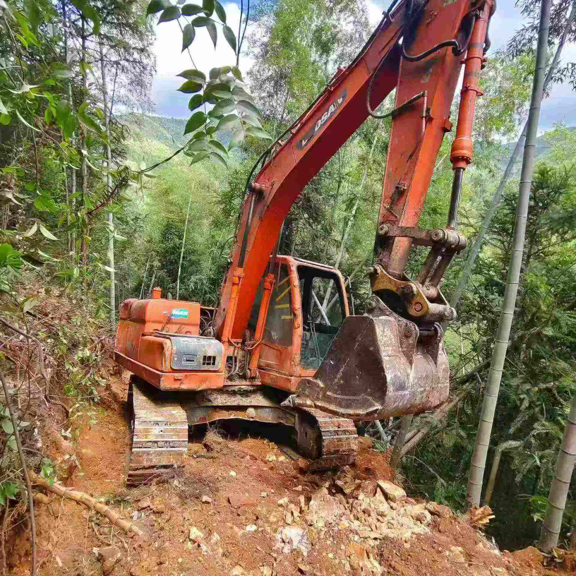 Buy Doosan DX120 Used Excavator / 3