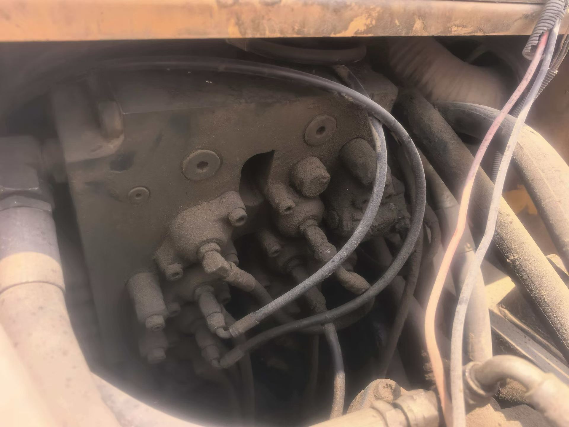Buy Hyundai R385LC-9 Used Excavator / 2