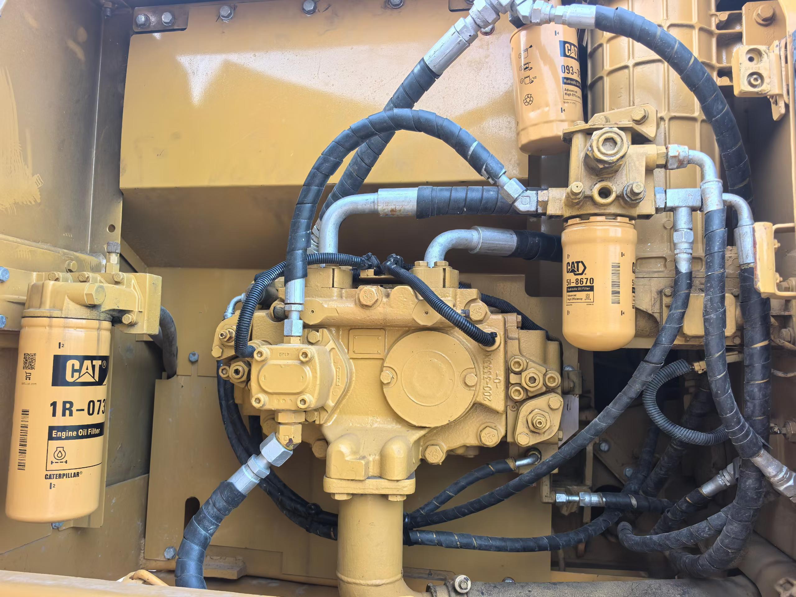 Buy Caterpillar 320D Used Excavator / 5
