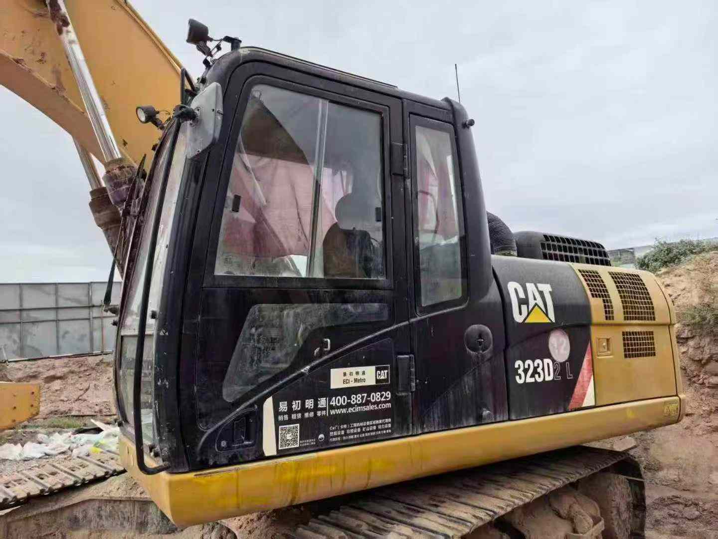 Buy Caterpillar 323 Used Excavator / 5