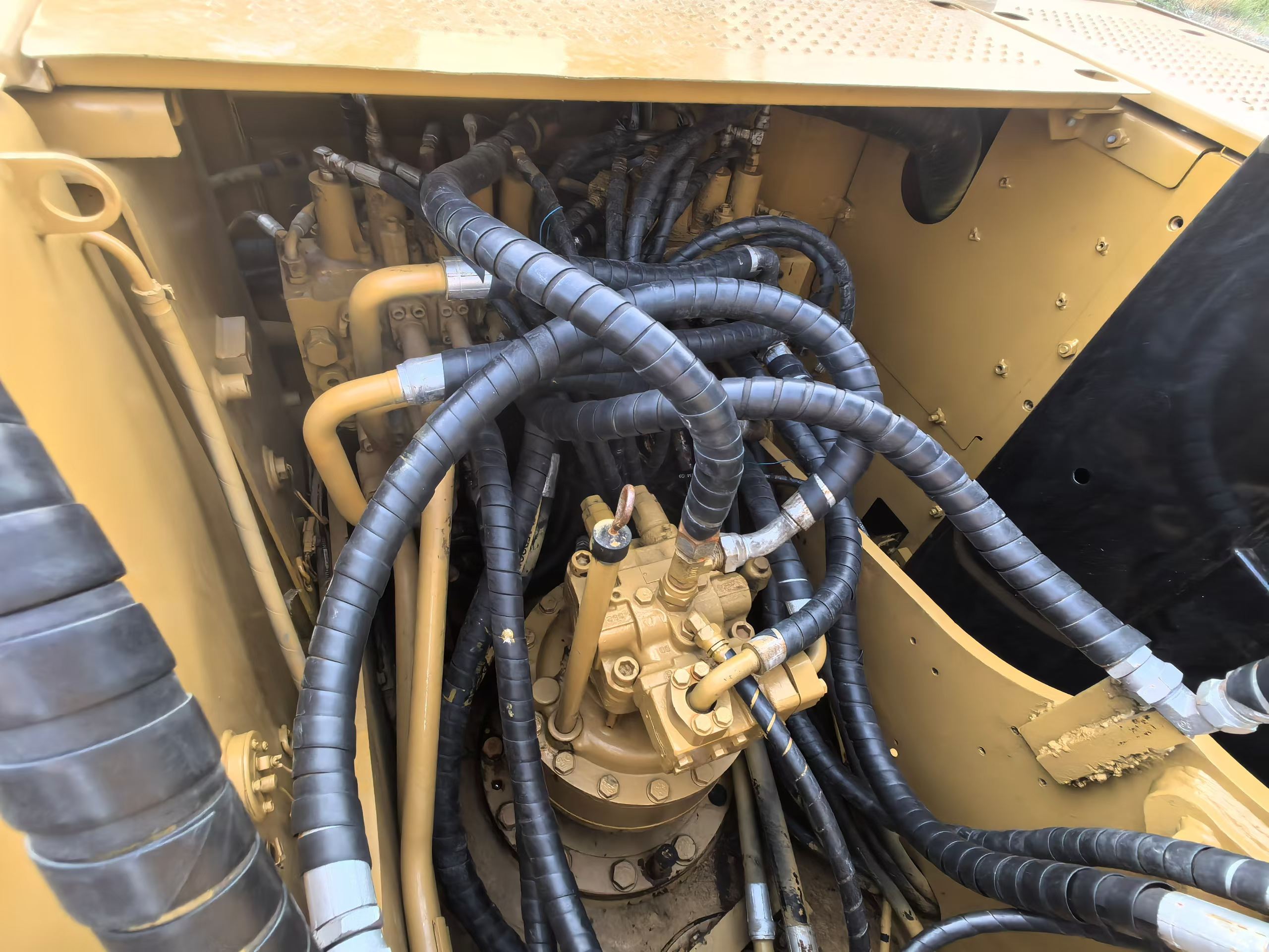 Buy Caterpillar 320D Used Excavator / 3