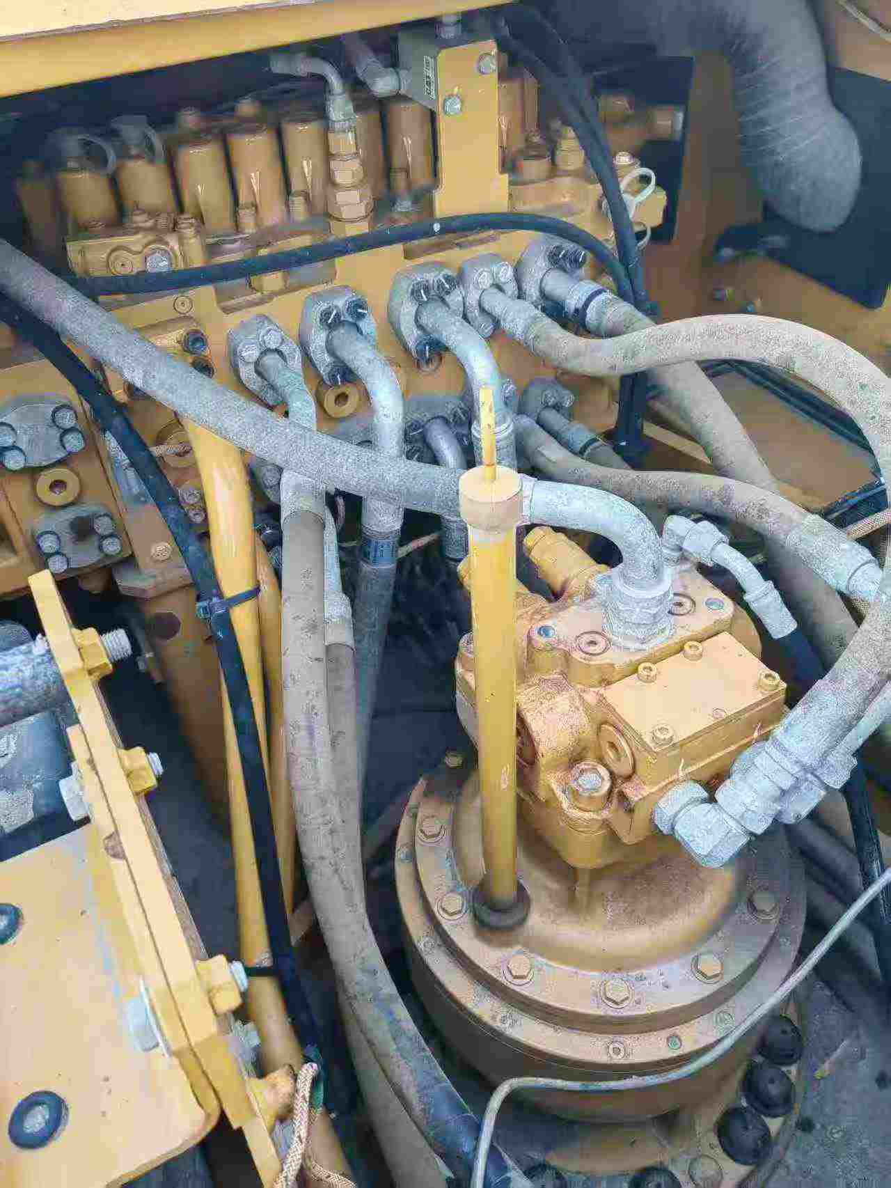 Buy Caterpillar 323 Used Excavator / 3