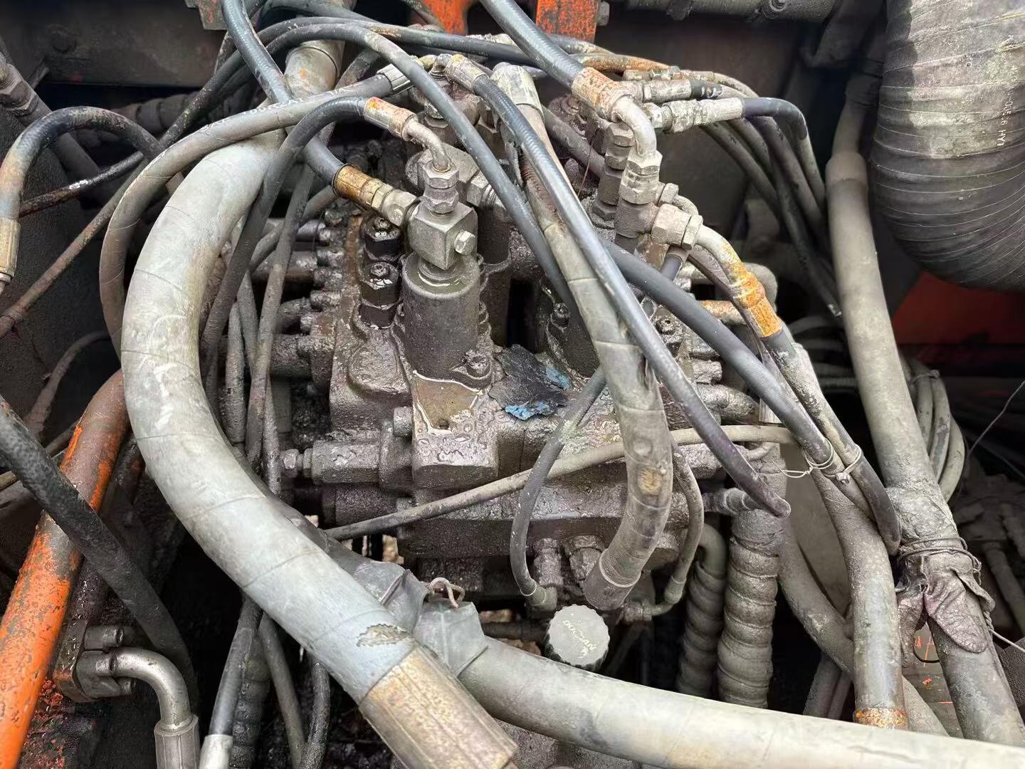 Buy Doosan DH215-9 Used Excavator / 2