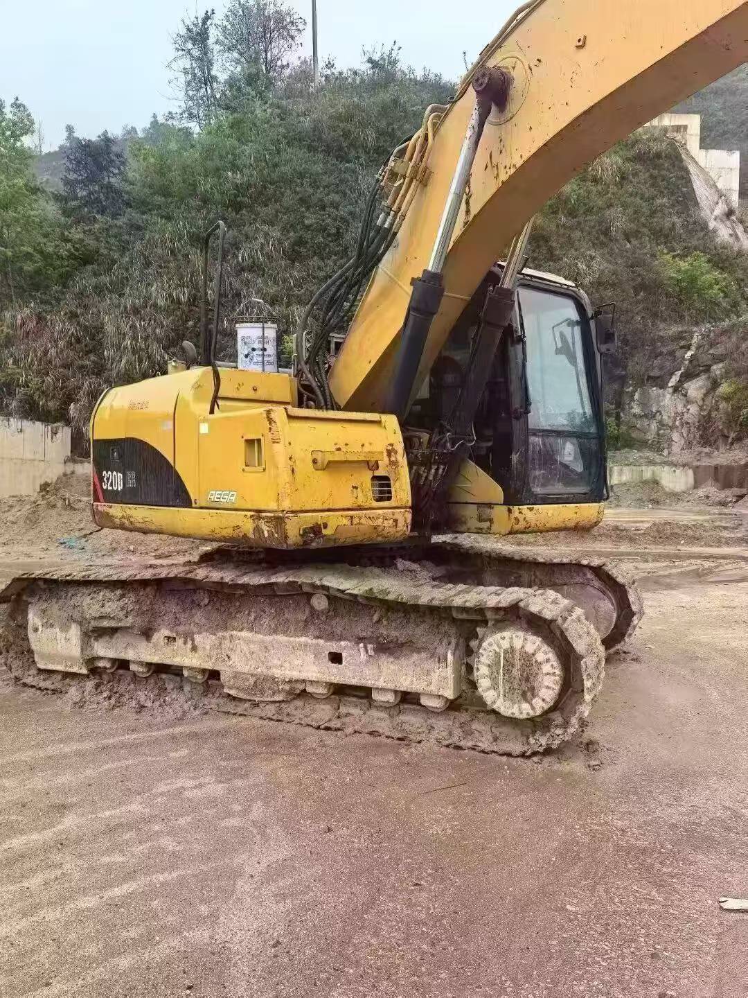 Buy Caterpillar 320D Used Excavator / 4