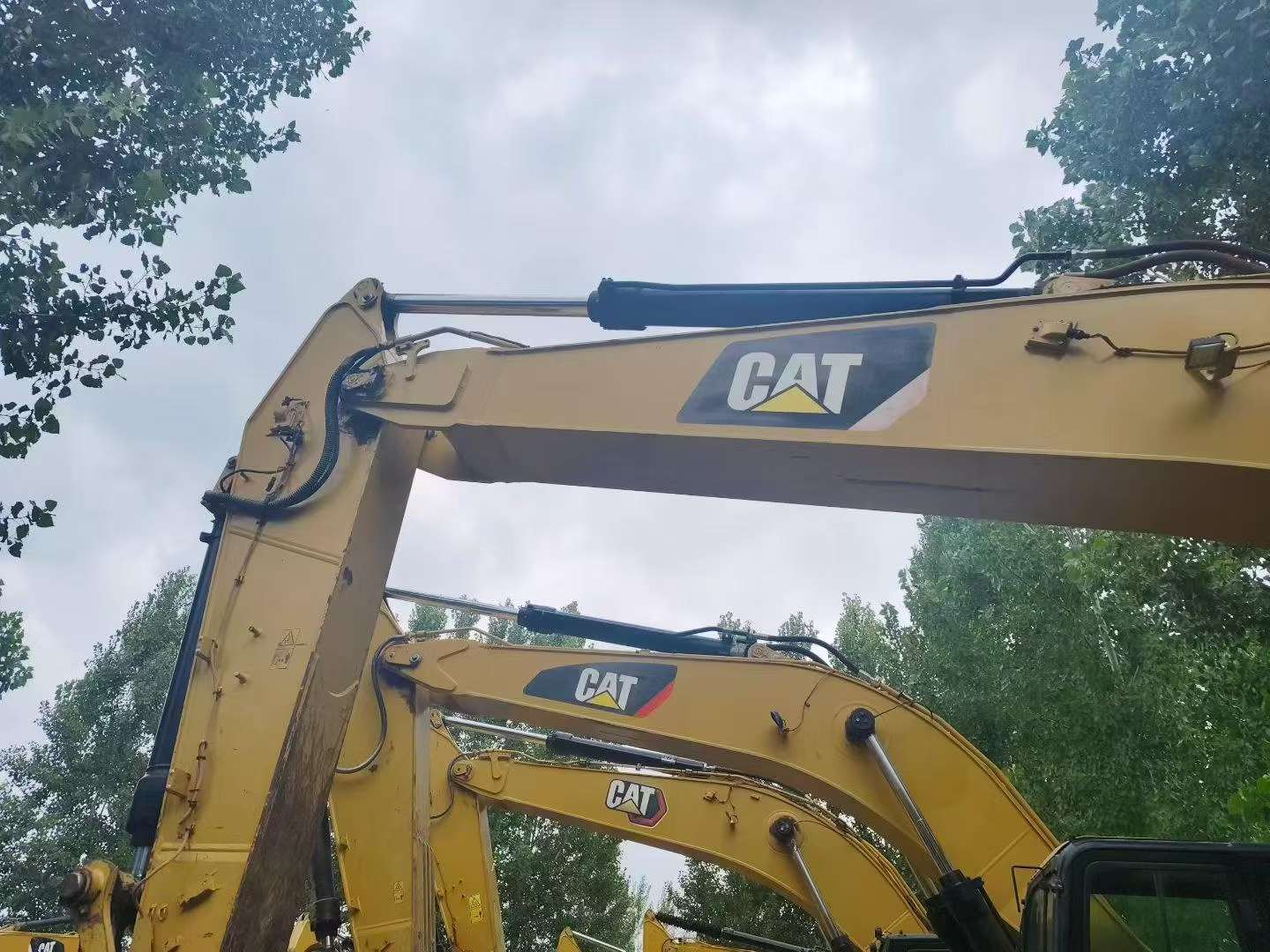 Buy Caterpillar 323 Used Excavator / 4
