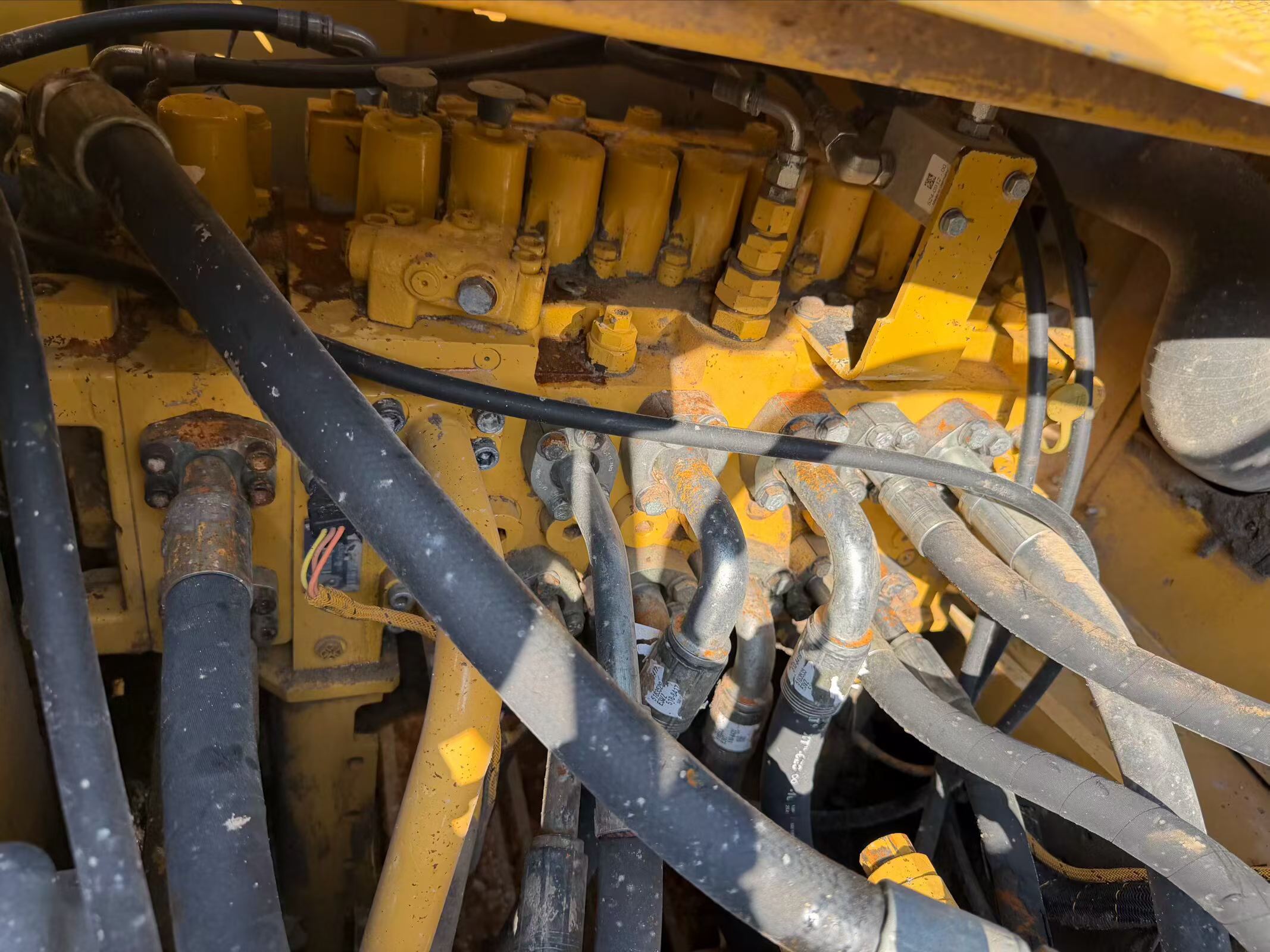 Buy Caterpillar 323 Used Excavator / 4