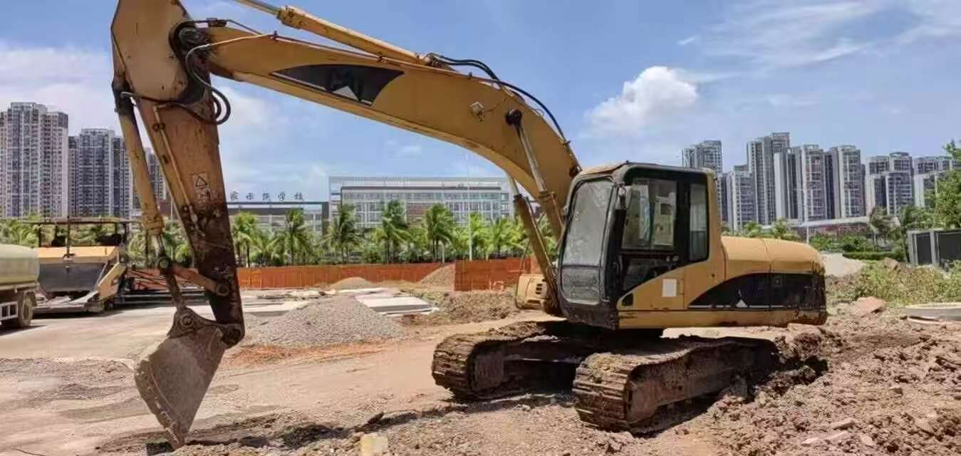 Buy Caterpillar 320C Used Excavator / 2