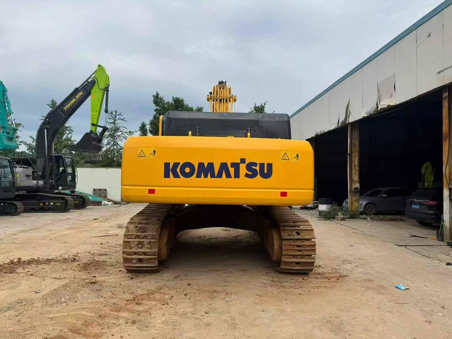 Buy Komatsu PC460LC-8 Used Excavator / 2