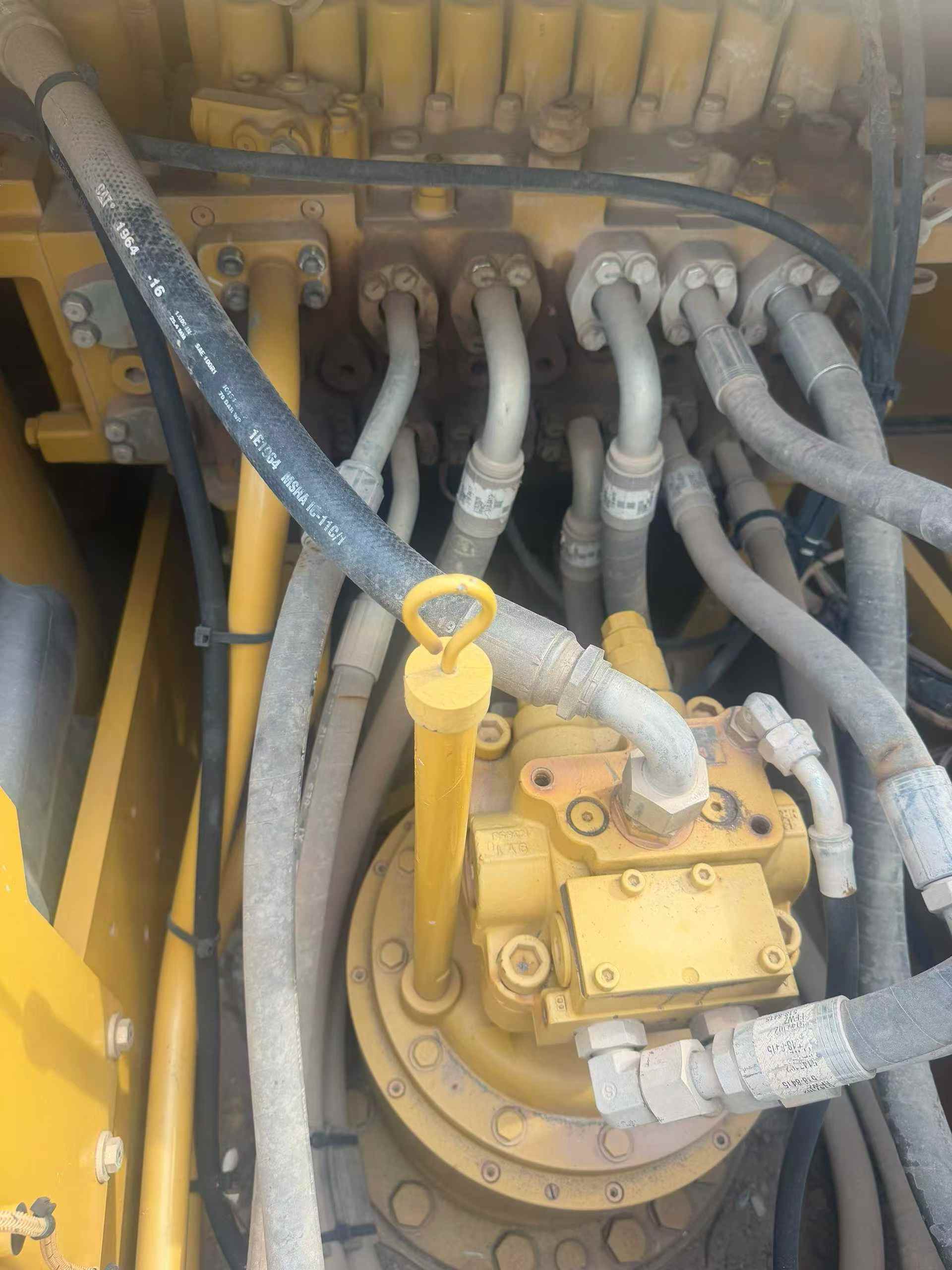 Buy Caterpillar 323 Used Excavator / 6