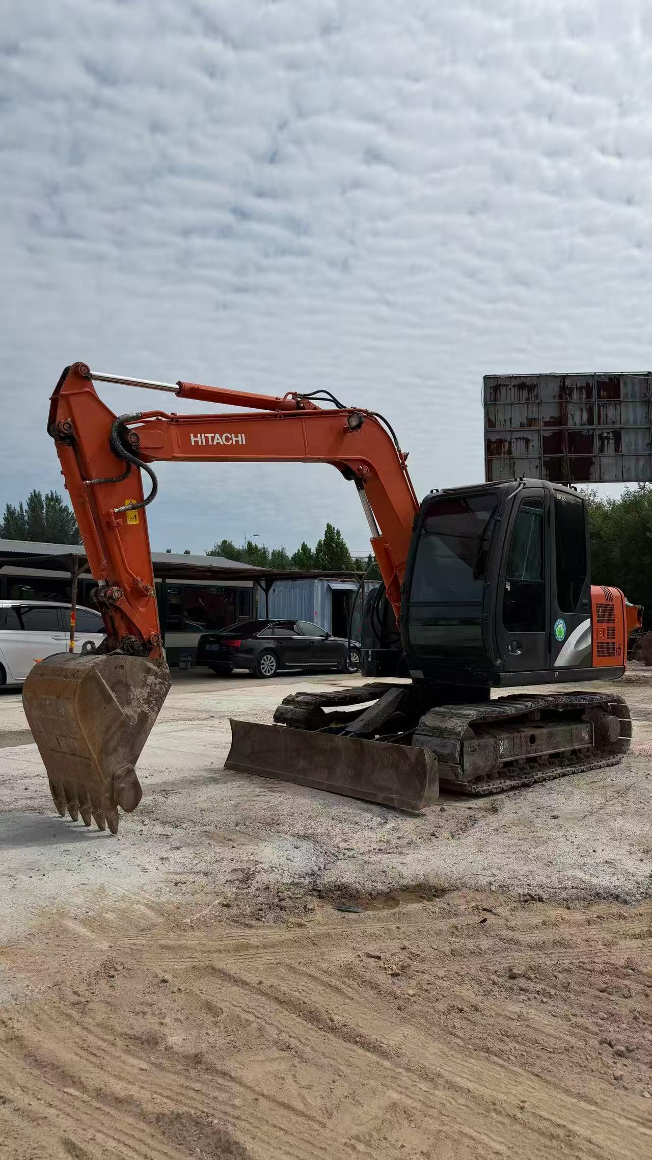 Buy Hitachi EX75-3 Used Excavator / 4