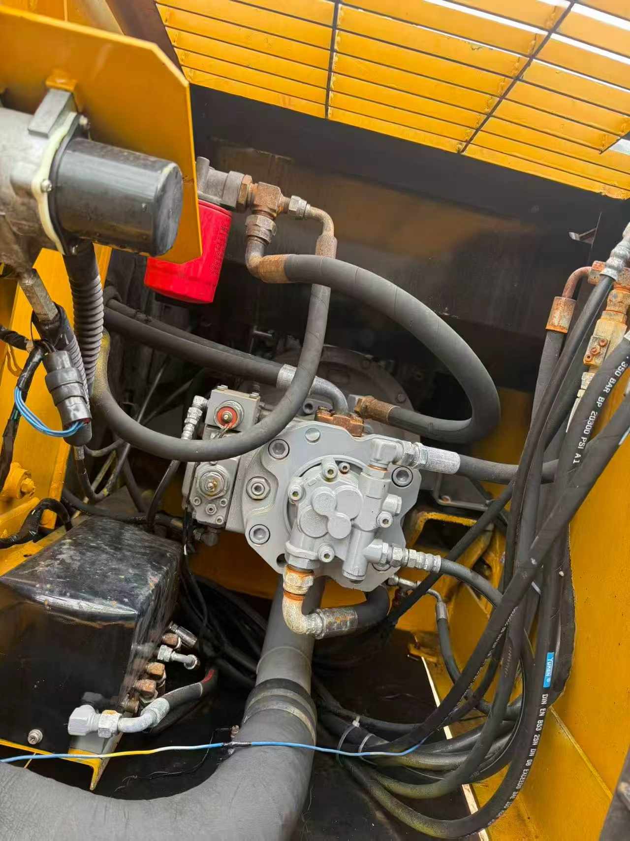 Buy Kato HD512-6 Used Excavator / 8