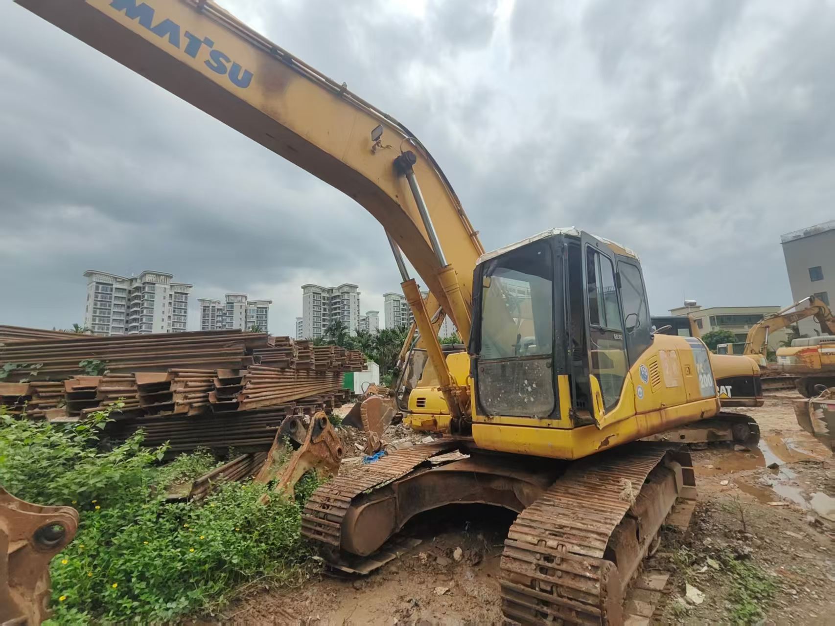 Buy Komatsu PC200-7 Used Excavator / 6