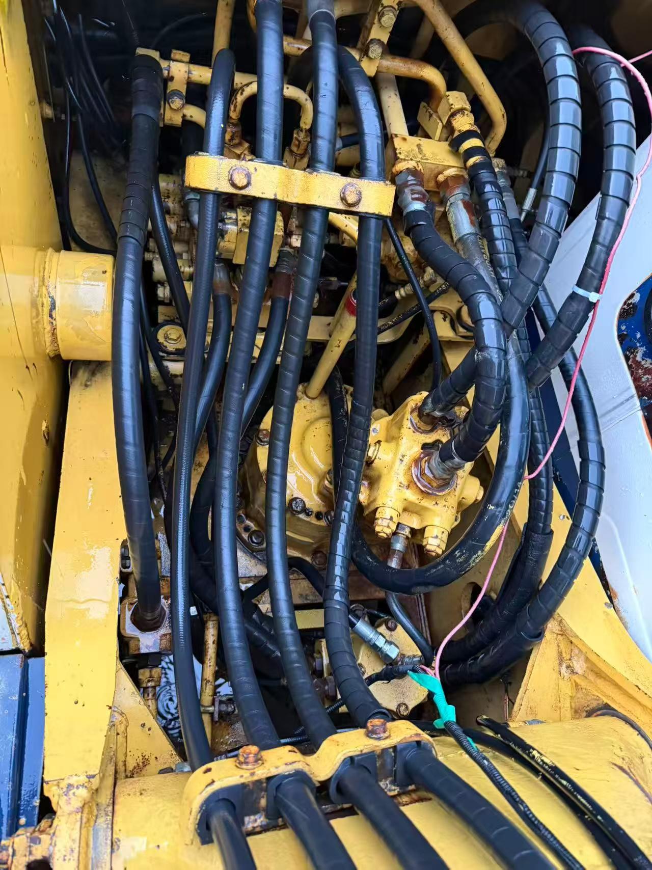 Buy Komatsu PC130-5 Used Excavator / 4