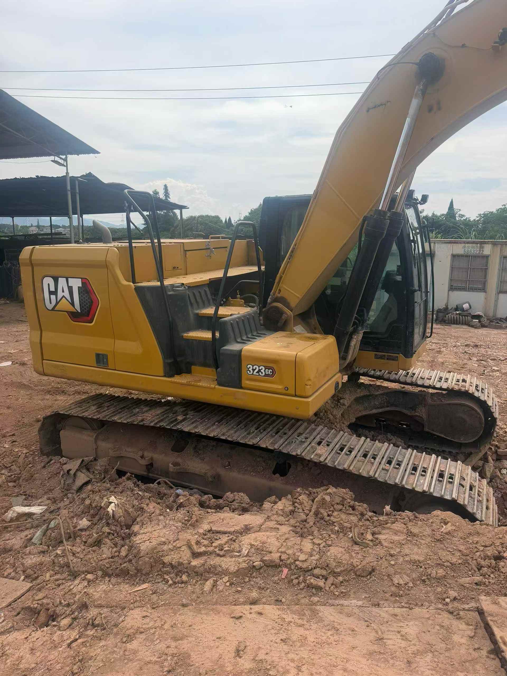 Buy Caterpillar 323 Used Excavator / 5