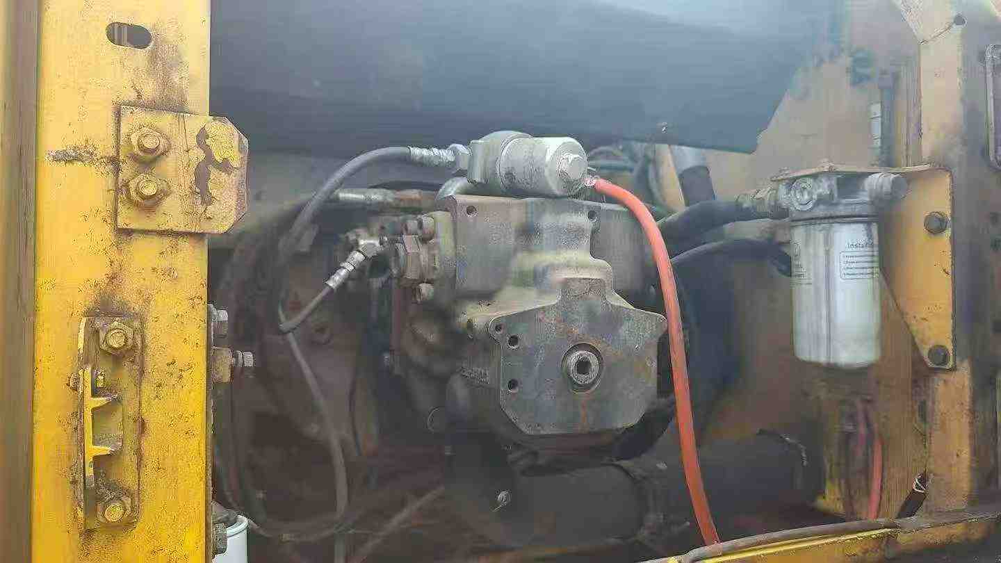 Buy Komatsu PC220-7 Used Excavator / 3