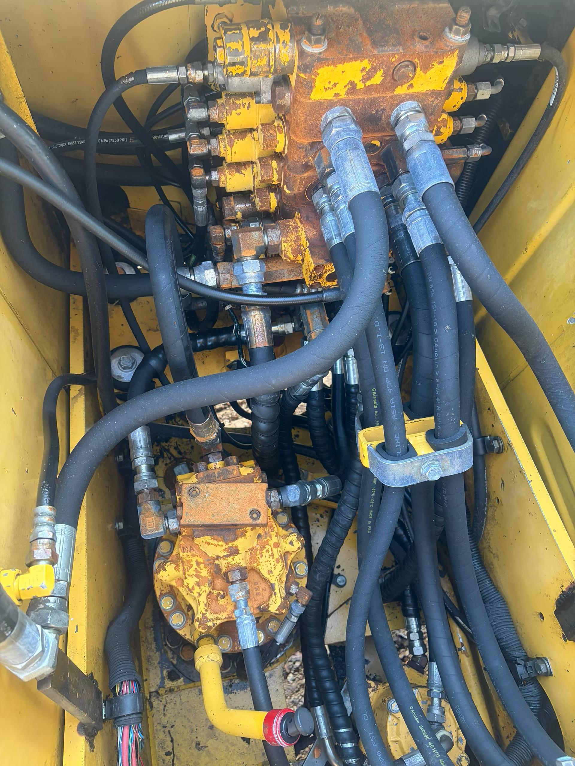 Buy Komatsu PC130-8 Used Excavator / 8