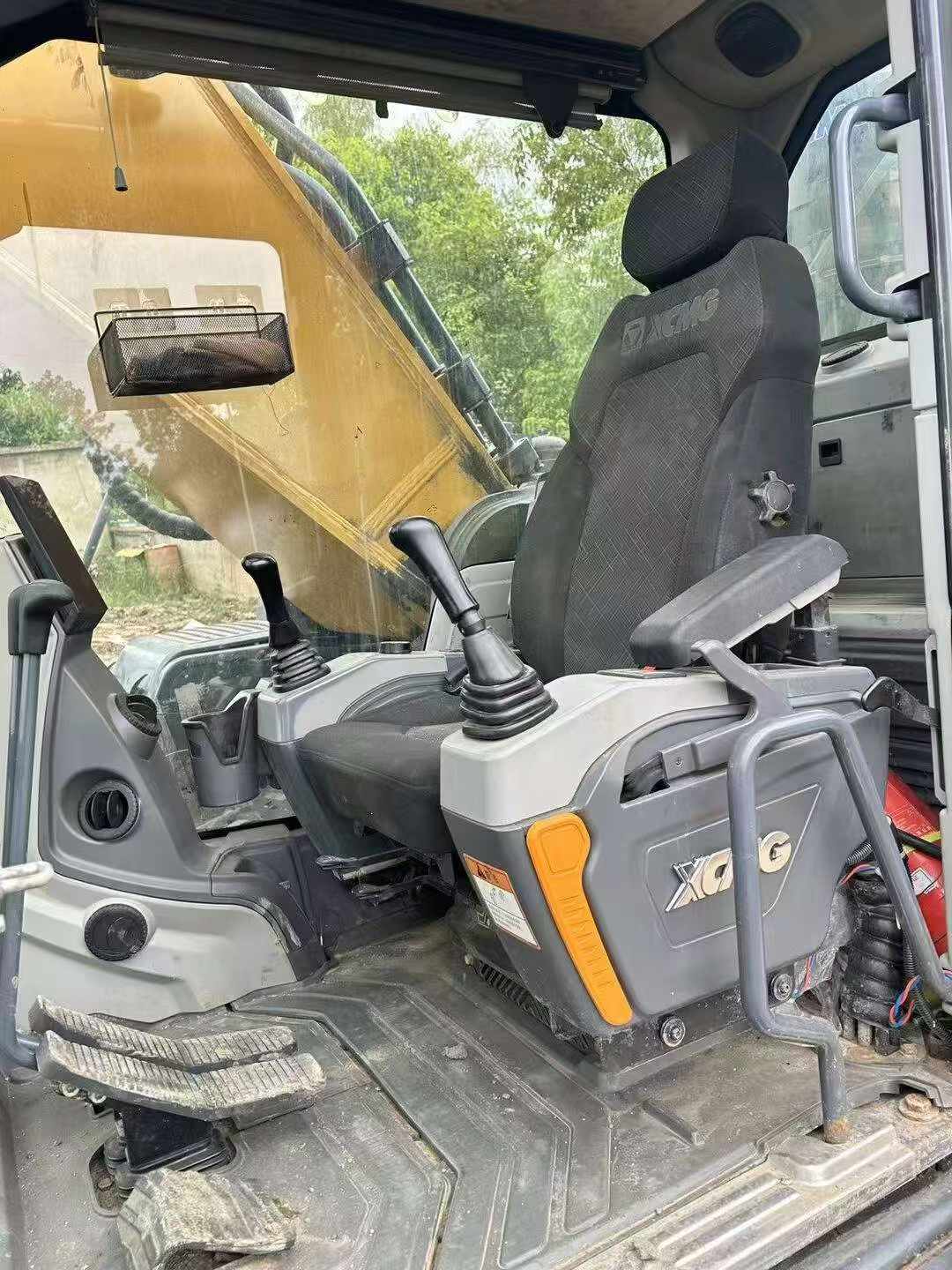 Buy XCMG XE60 Used Excavator / 5