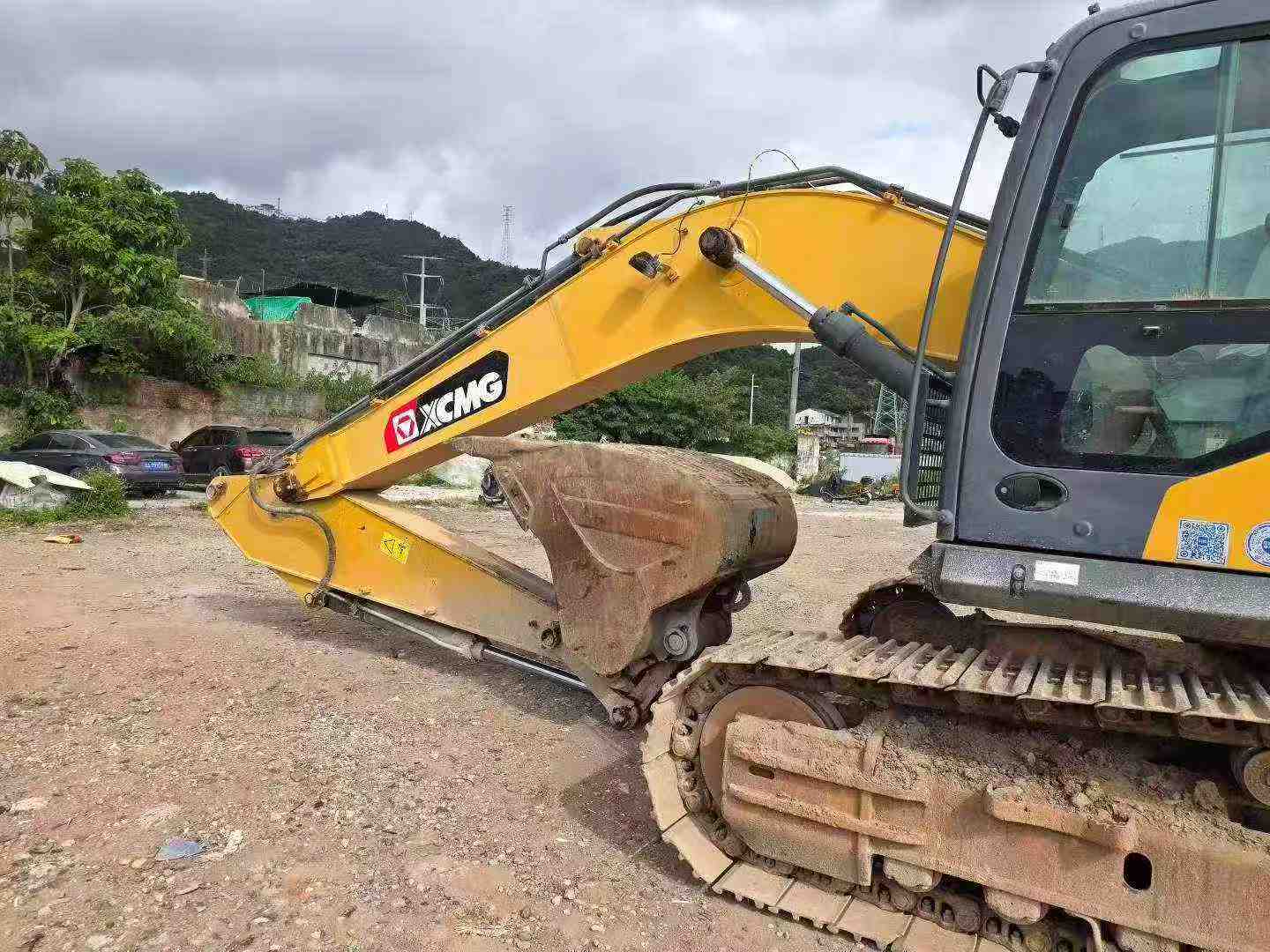 Buy XCMG XE270DK Used Excavator / 2