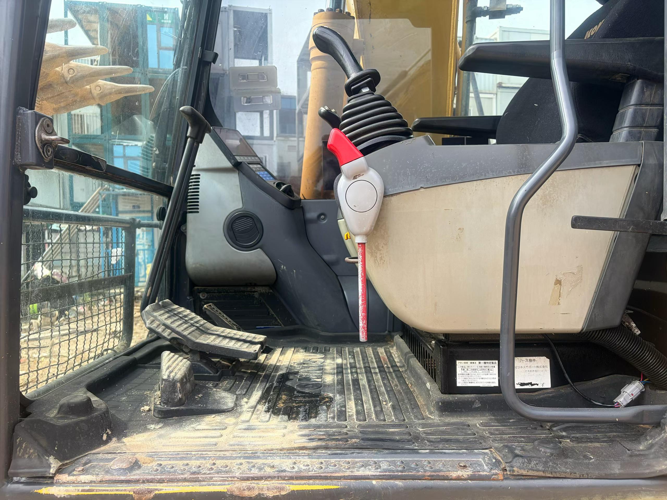 Buy Komatsu PC130-8 Used Excavator / 5