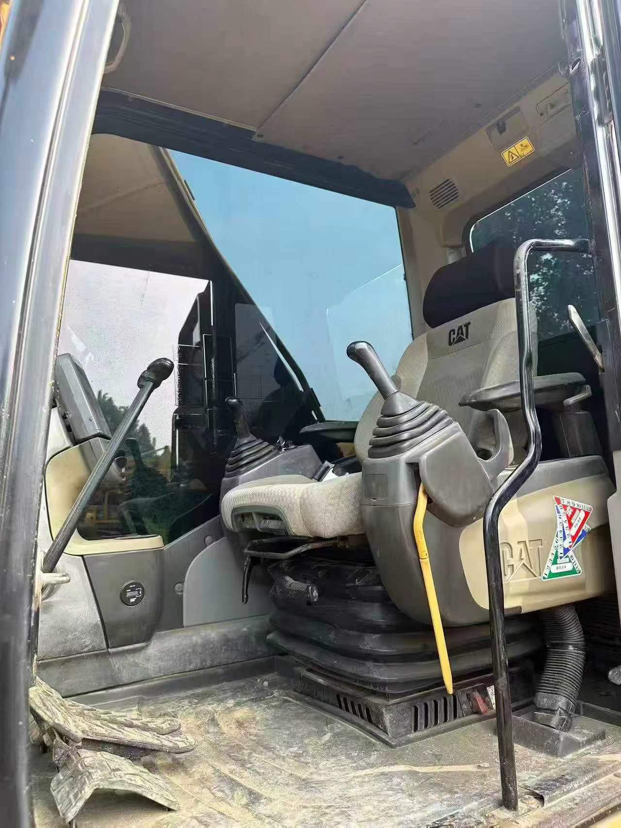 Buy Caterpillar 320D Used Excavator / 6