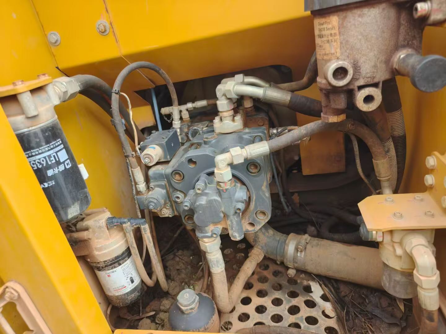 Buy XCMG XE135B Used Excavator / 7