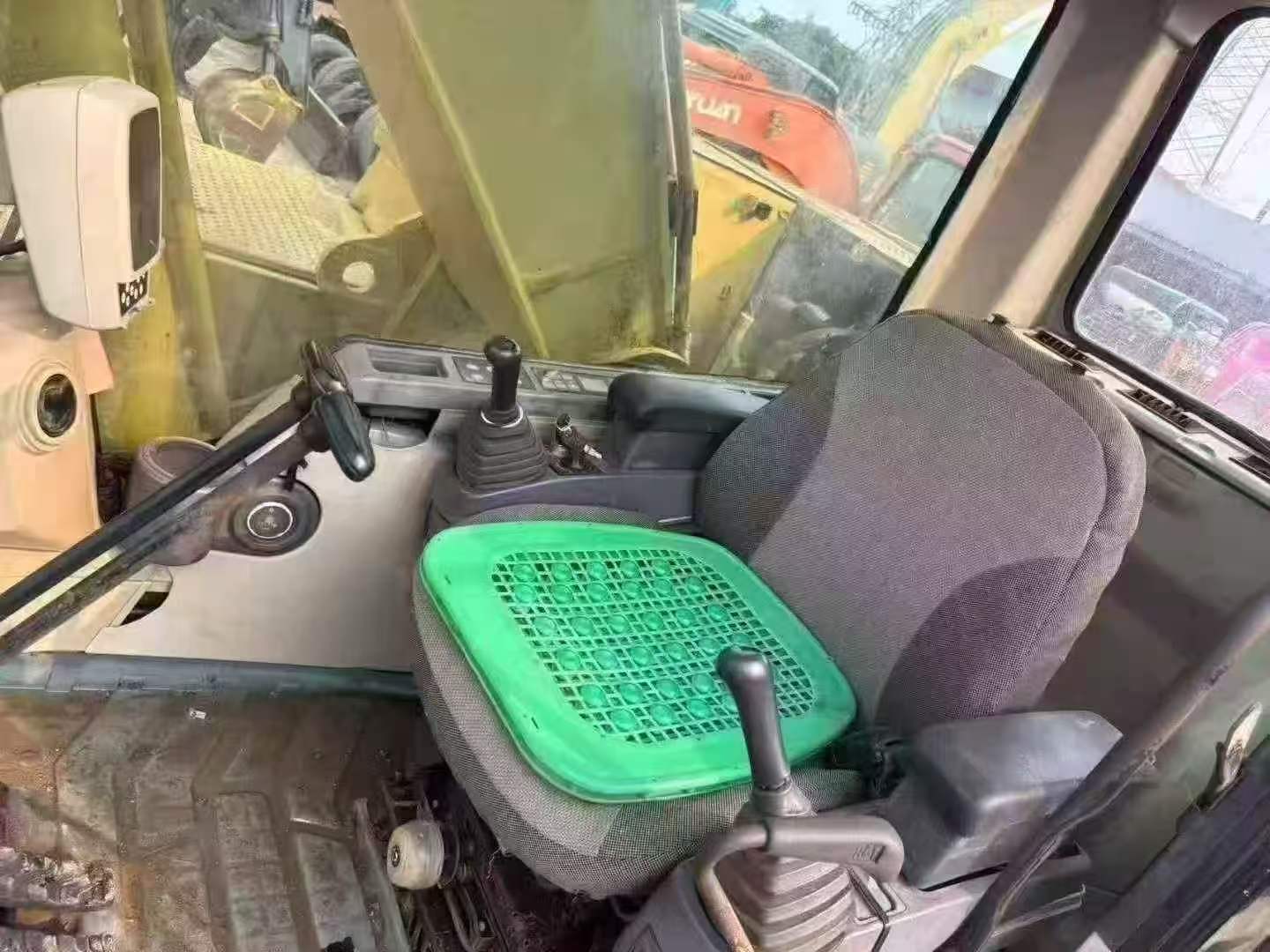 Buy Caterpillar 320C Used Excavator / 6