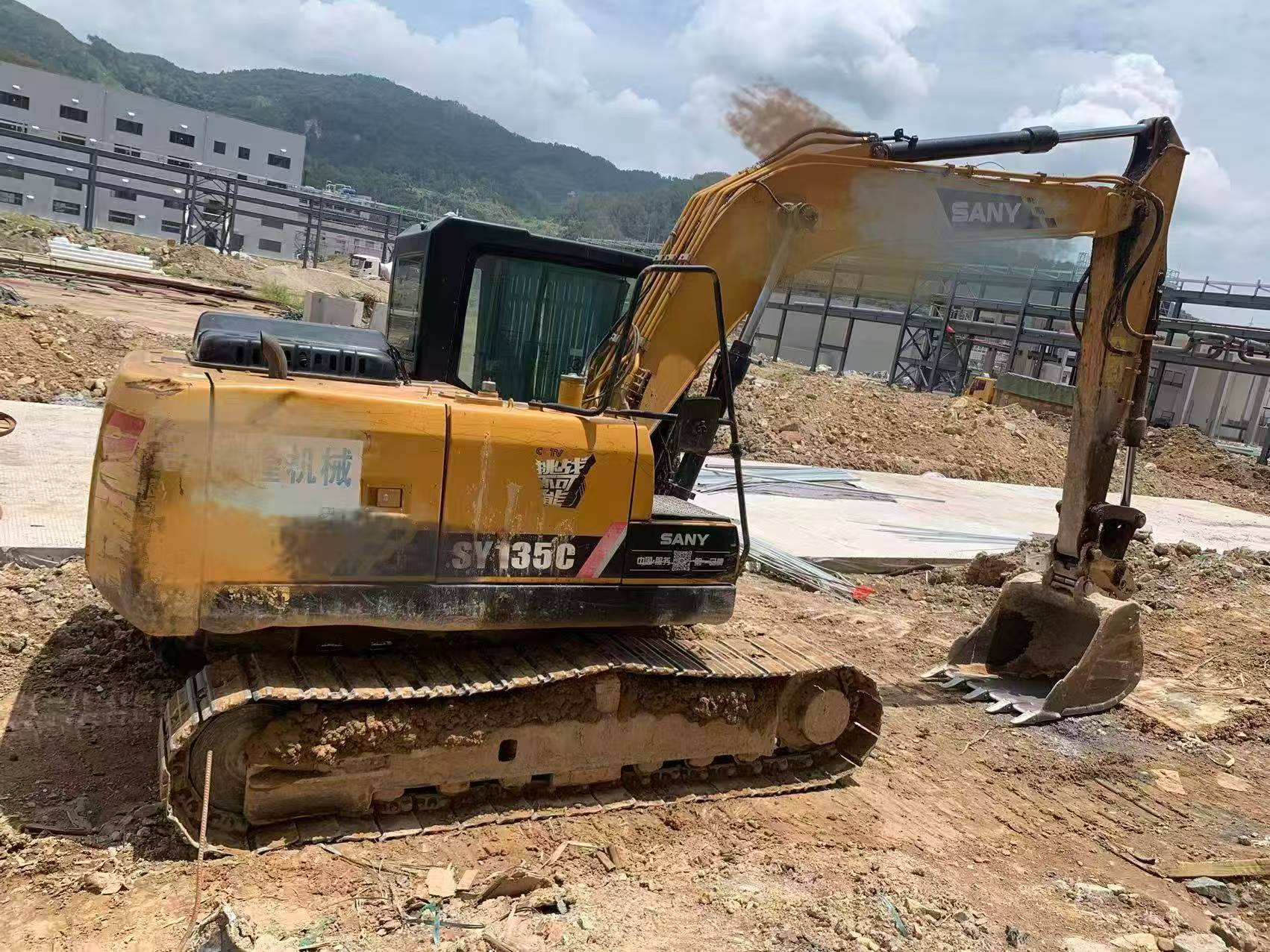 Buy Sany SY135 Used Excavator / 5