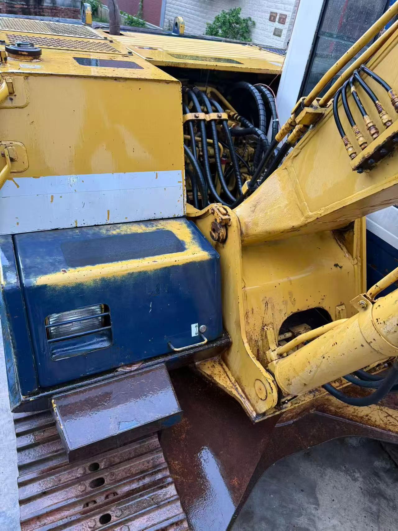 Buy Komatsu PC130-5 Used Excavator / 9