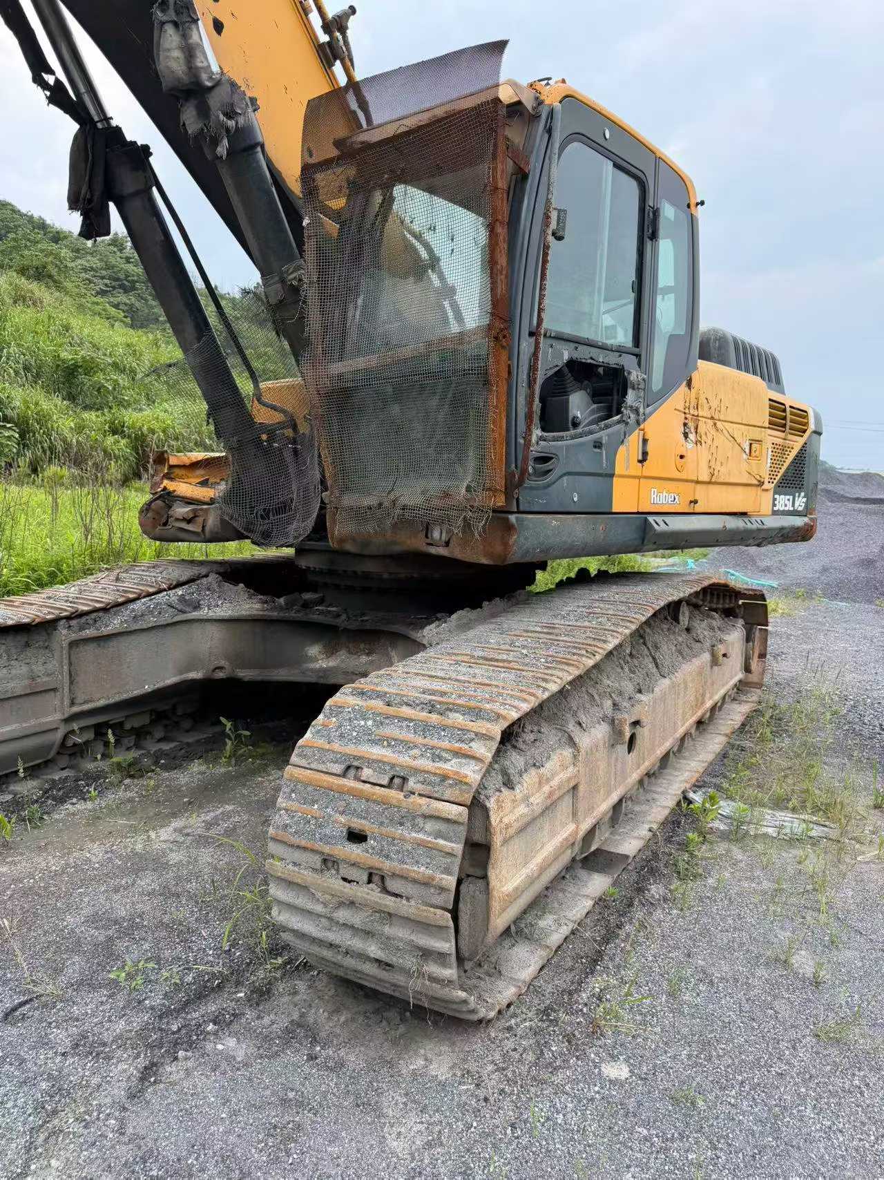 Buy Hyundai R385LVS Used Excavator / 2