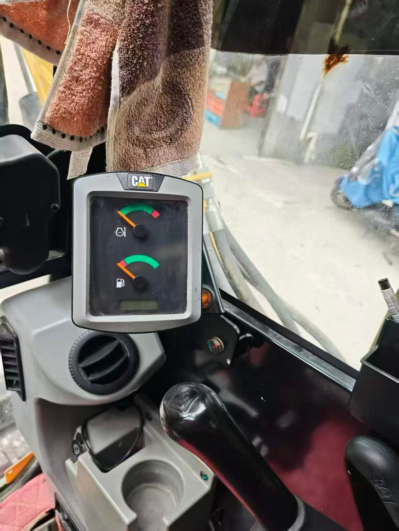 Buy Caterpillar Used Excavator / 2