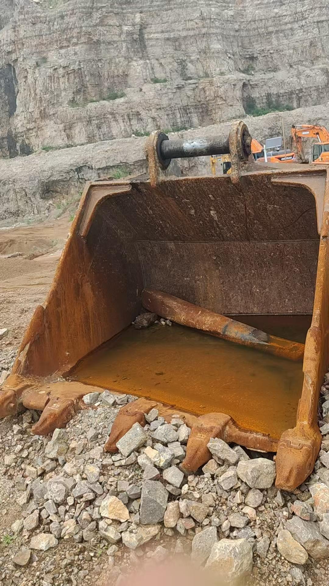 Buy Doosan DH500 Used Excavator / 6