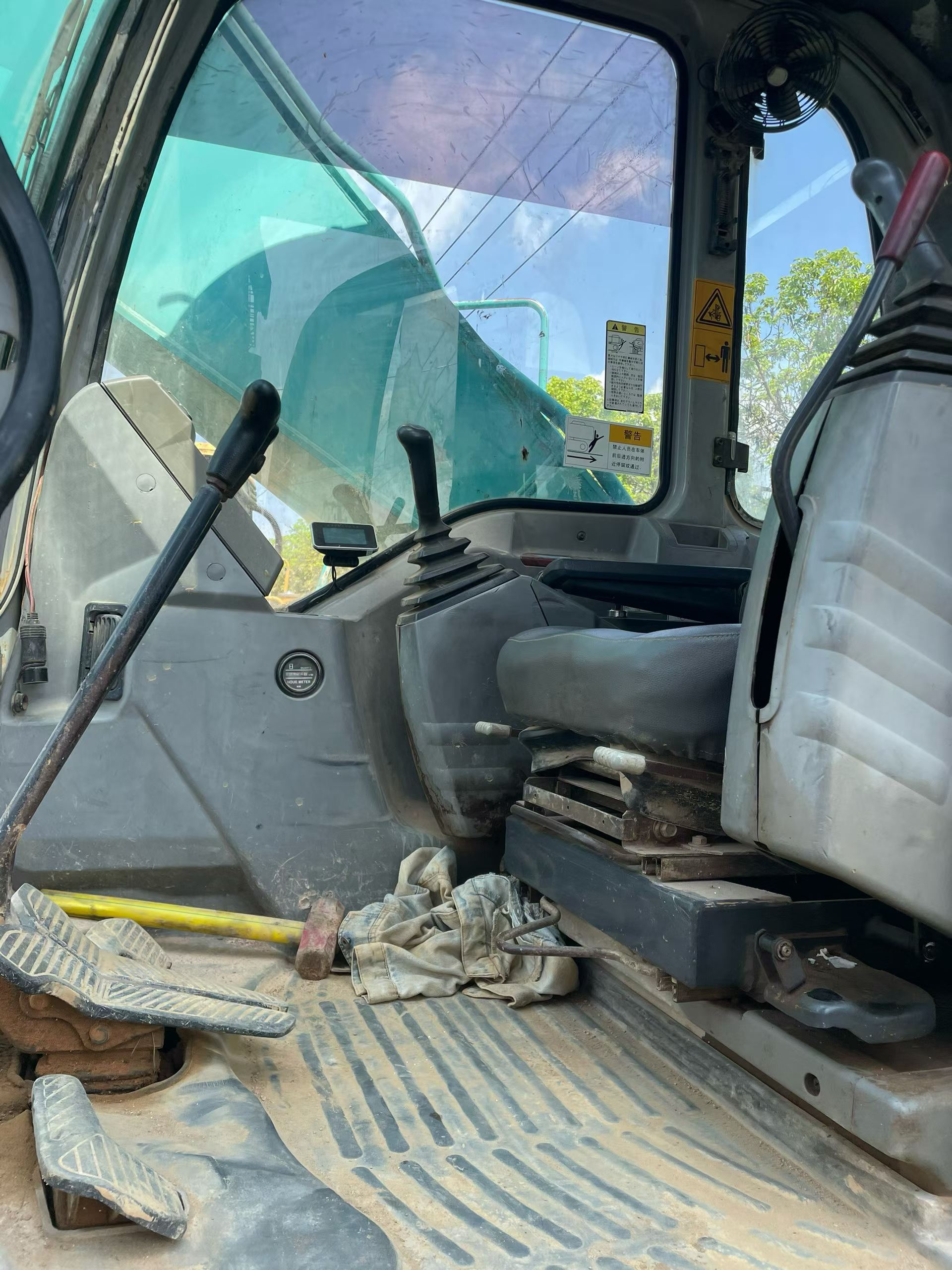 Buy Kobelco SK200-2 Used Excavator / 5