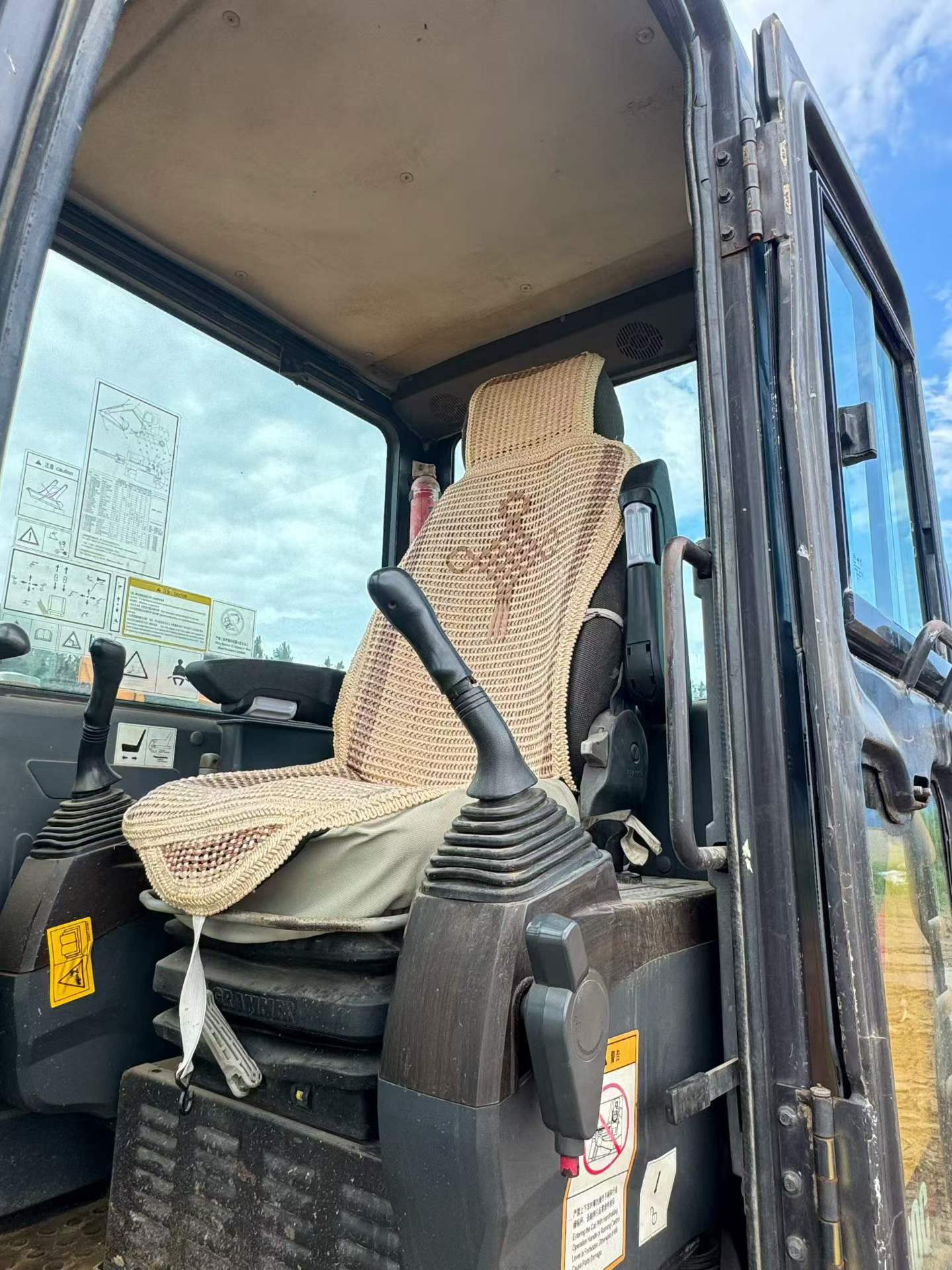 Buy Sany SY60 Used Excavator / 4
