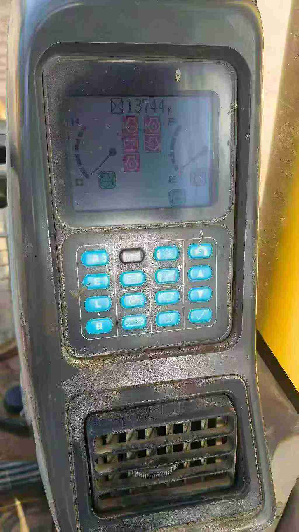 Buy Komatsu PC270-7 Used Excavator / 7