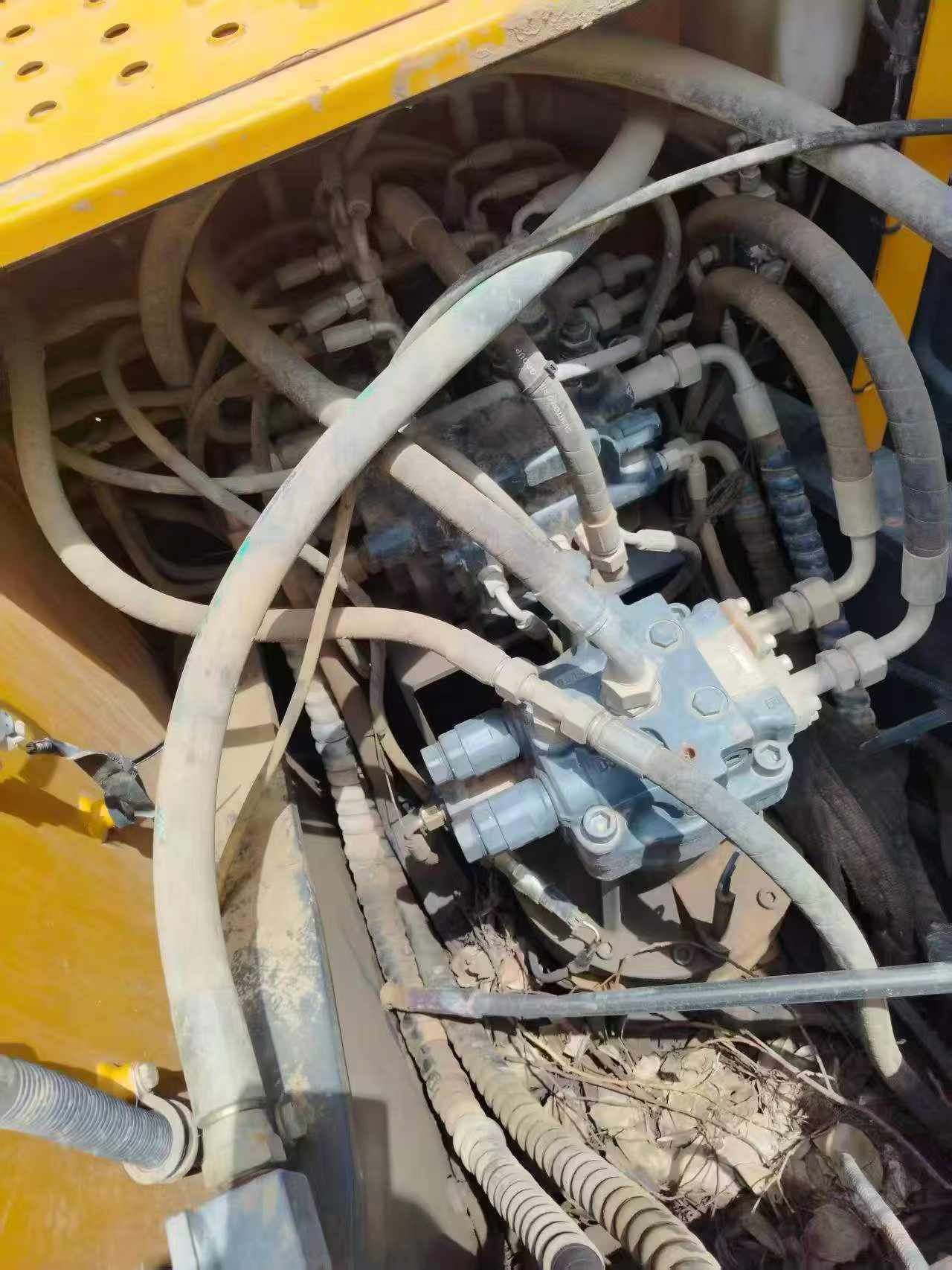 Buy XCMG XE135B Used Excavator / 6