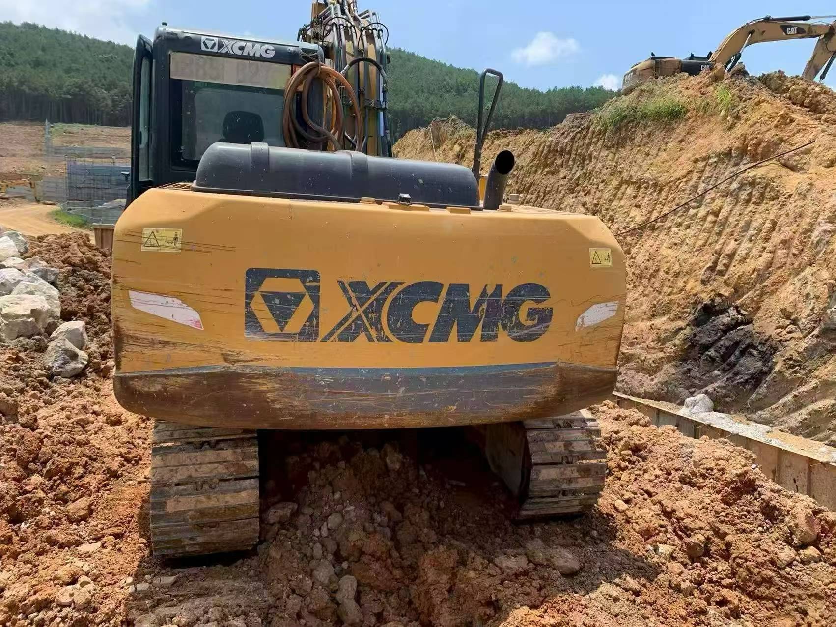 Buy XCMG XE135D Used Excavator / 2