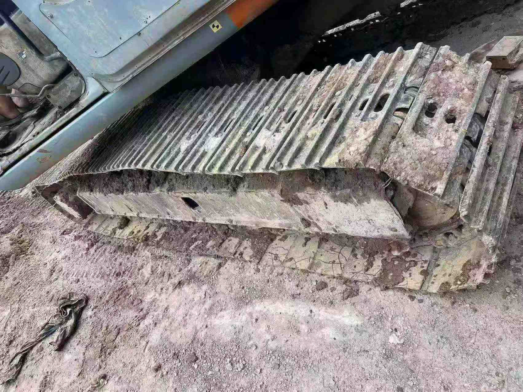 Buy Hitachi EX200-5 Used Excavator / 3
