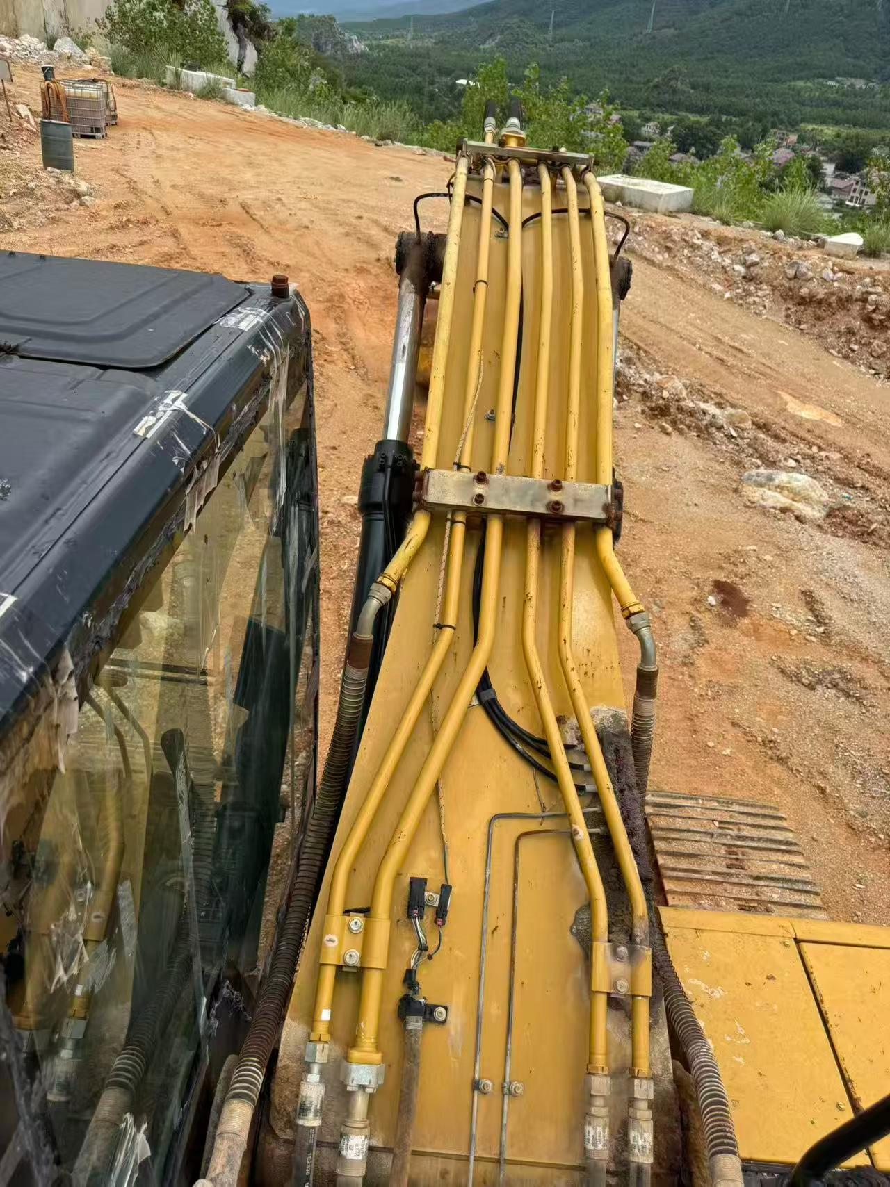 Buy Caterpillar 323 Used Excavator / 6