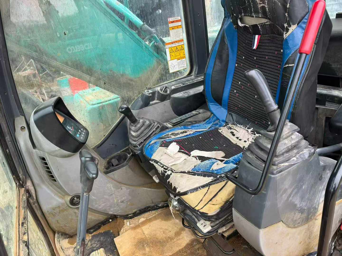 Buy Kobelco SK270D Used Excavator / 9