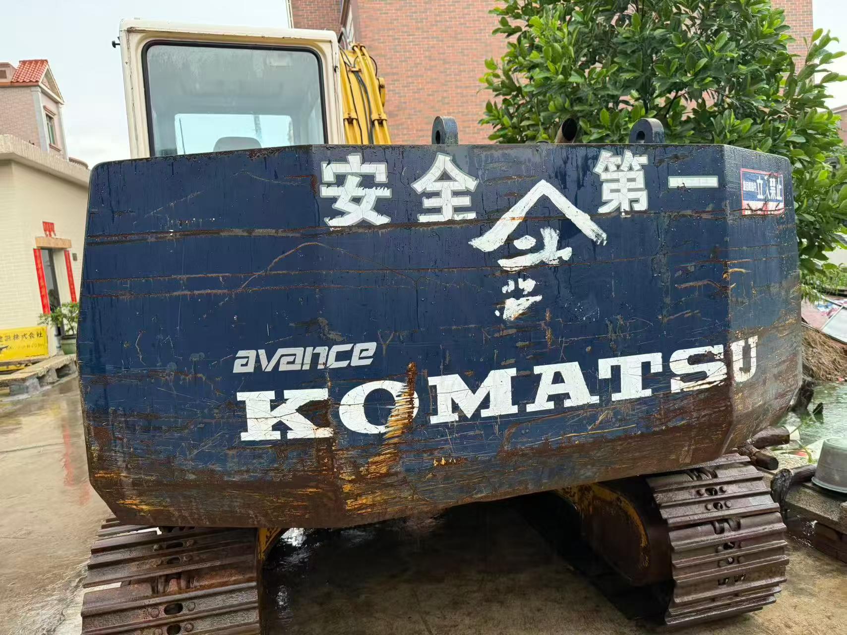 Buy Komatsu PC130-5 Used Excavator / 2