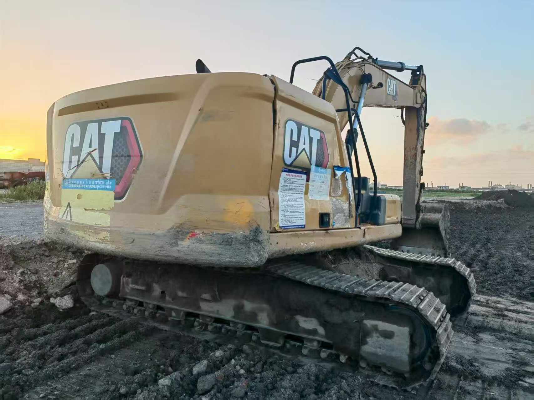 Buy Caterpillar 323 Used Excavator / 2