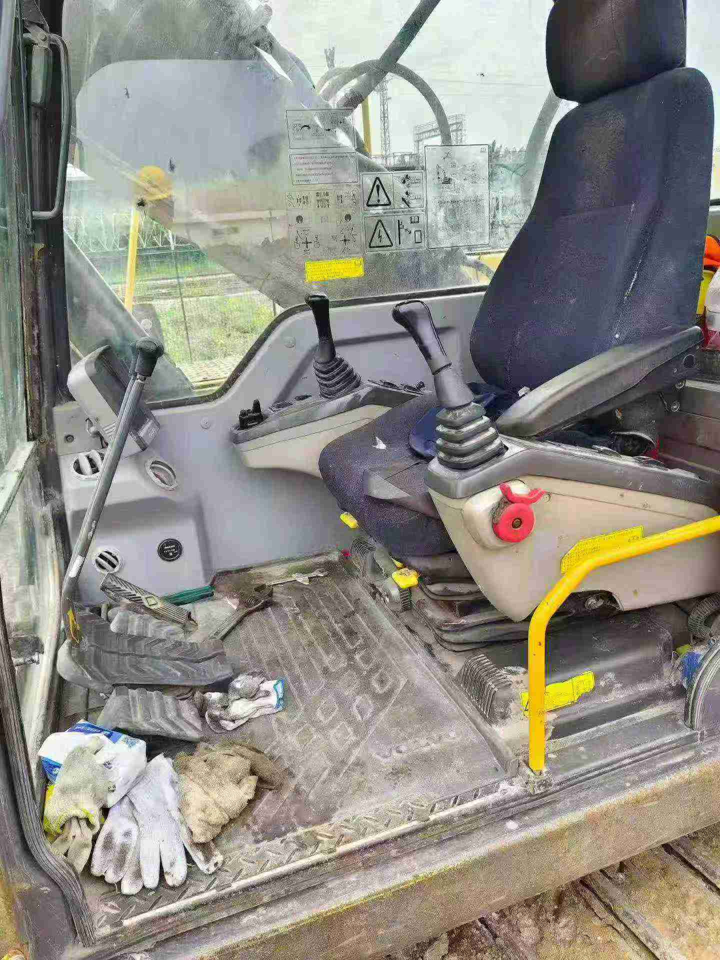 Buy Volvo L250G Used Excavator / 6