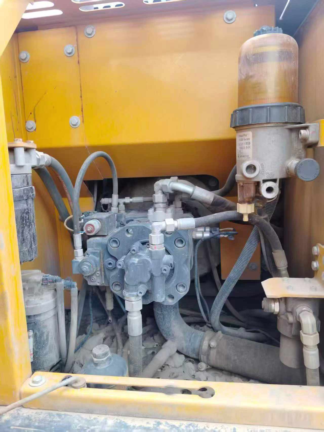 Buy XCMG XE135B Used Excavator / 3
