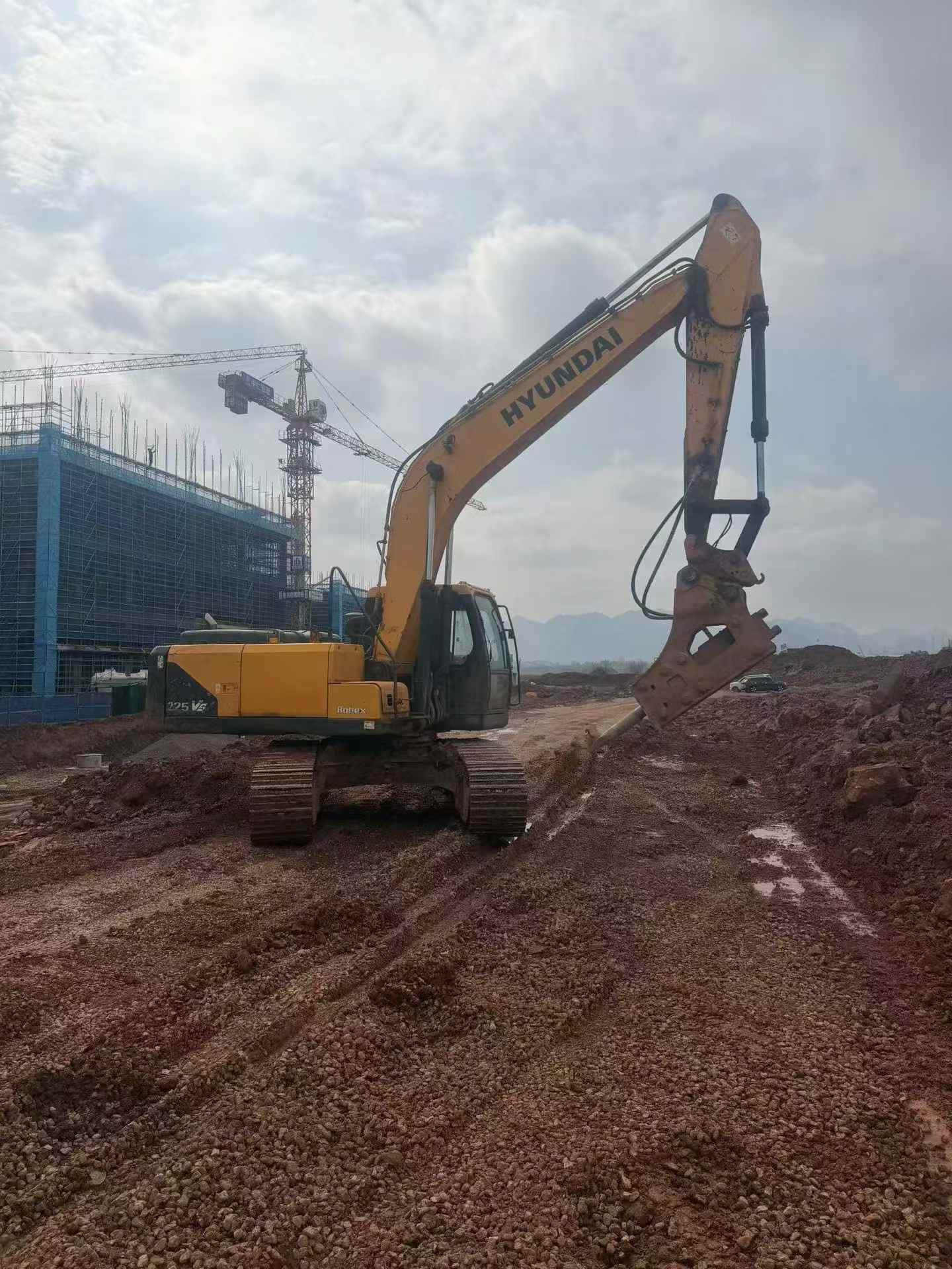 Buy Hyundai R215VS Used Excavator / 5